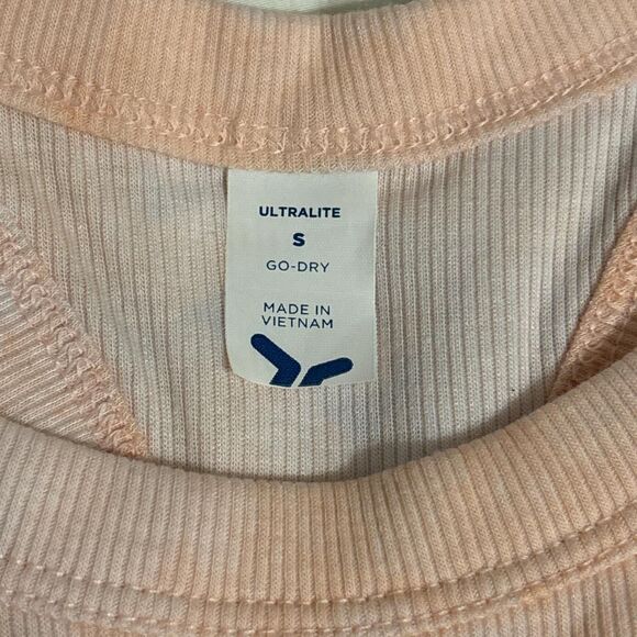 high neck tank top - Picture 3 of 4